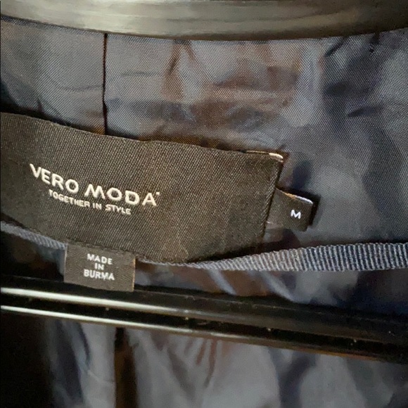 Thin Jacket. Vero Moda - Picture 4 of 4